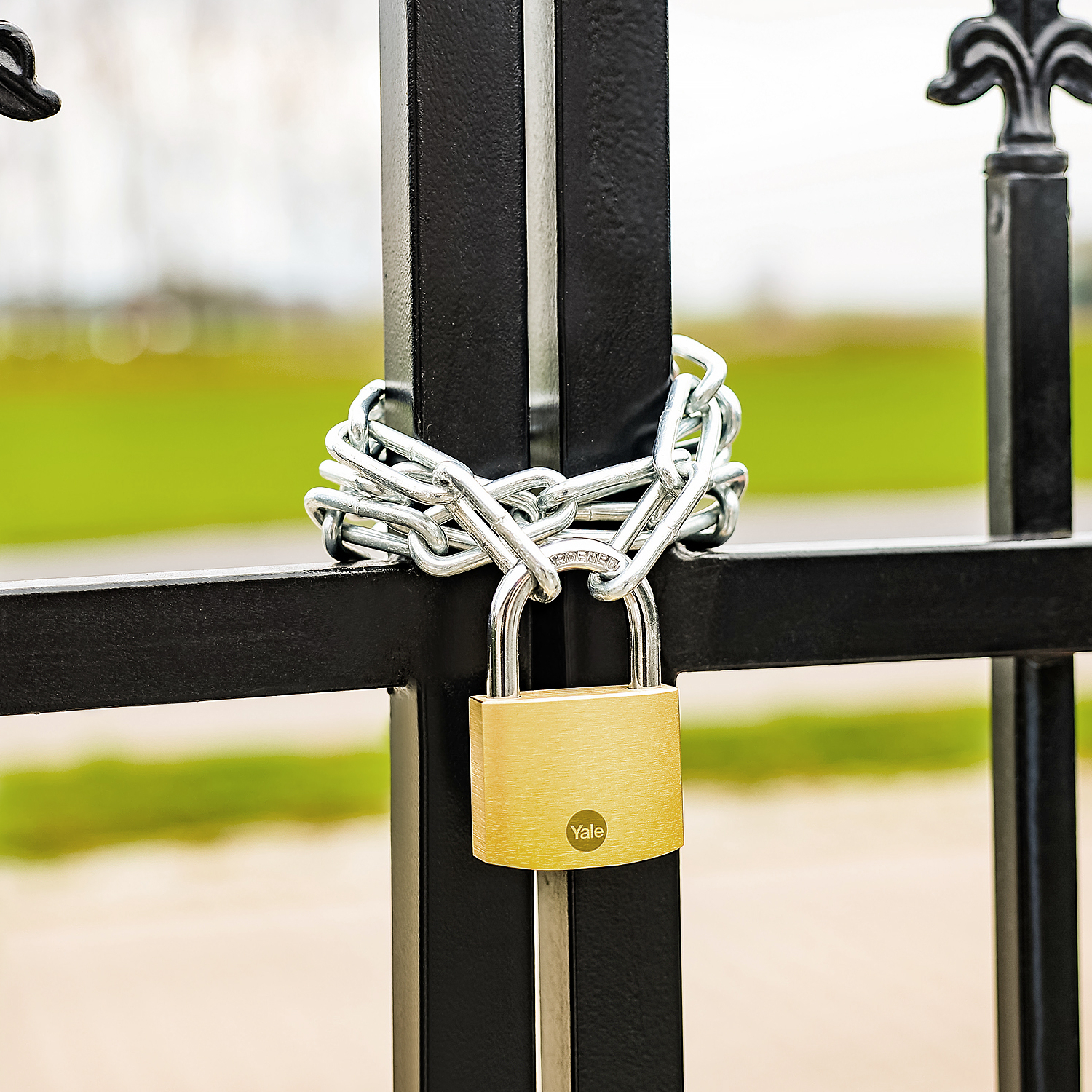 Kłódka mosiężna do garażu Yale Y110B/50/126/1